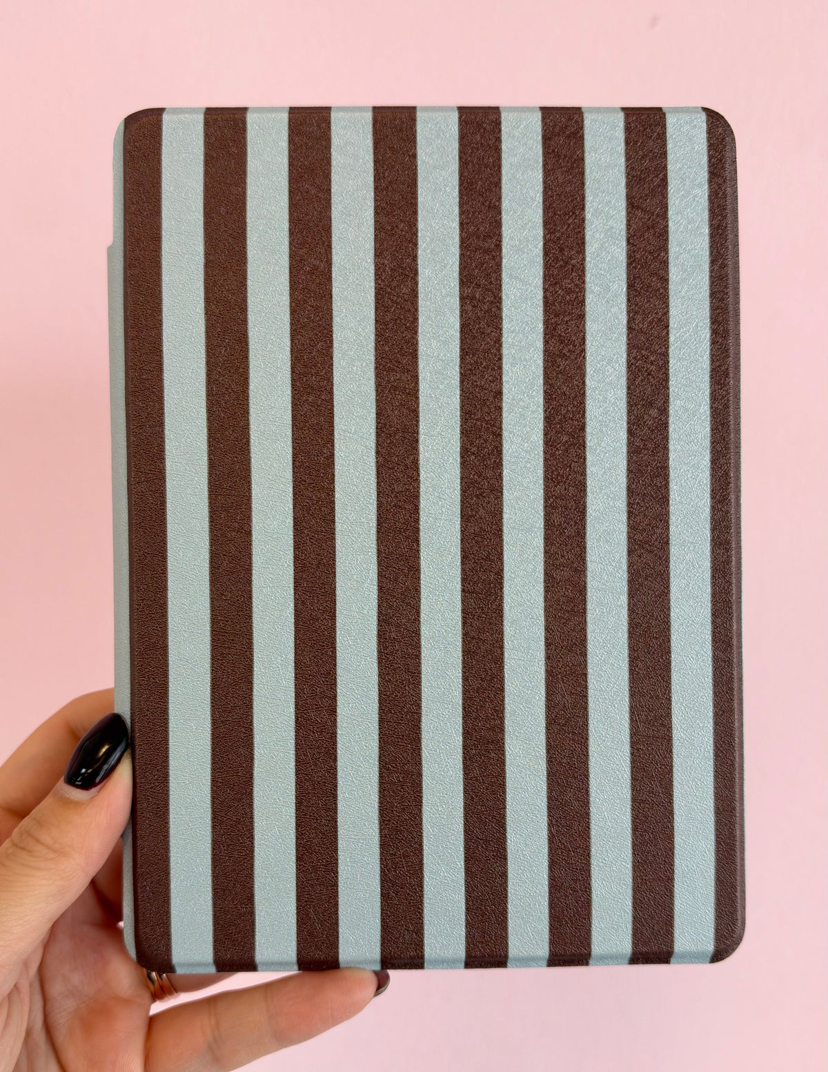 Mocha Stripe Magnetic Kindle Case